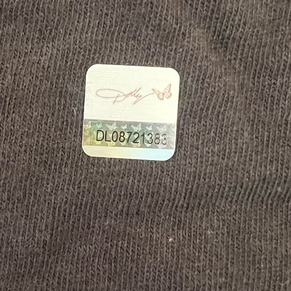 Official Dolly shirt 🦋 - Picture 3 of 3